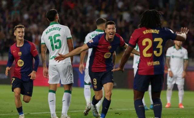 曼联绝杀西班牙，莱万惊艳四座